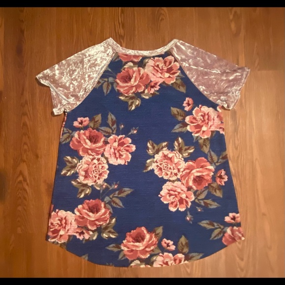 Oddy Floral Top - Picture 7 of 10